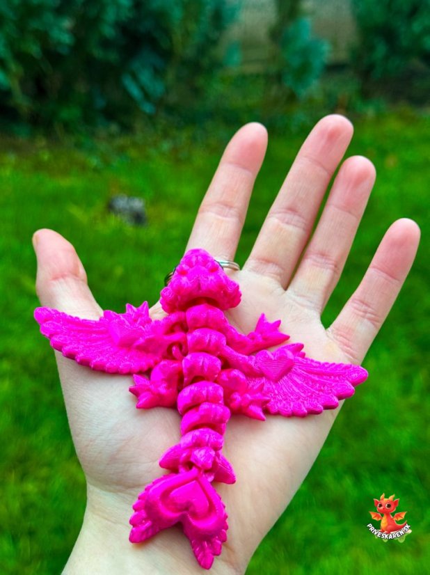 Srdiečkový dráčik (kľúčenka) - Farba produktu: Dúhová - Zlatá